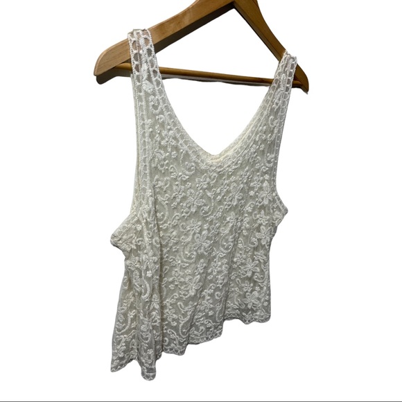 LOVE TREE HAPPENS IVORY CREAM LACE SHEER FLORAL SCOOP NECK TANK BLOUSE - Picture 12 of 13